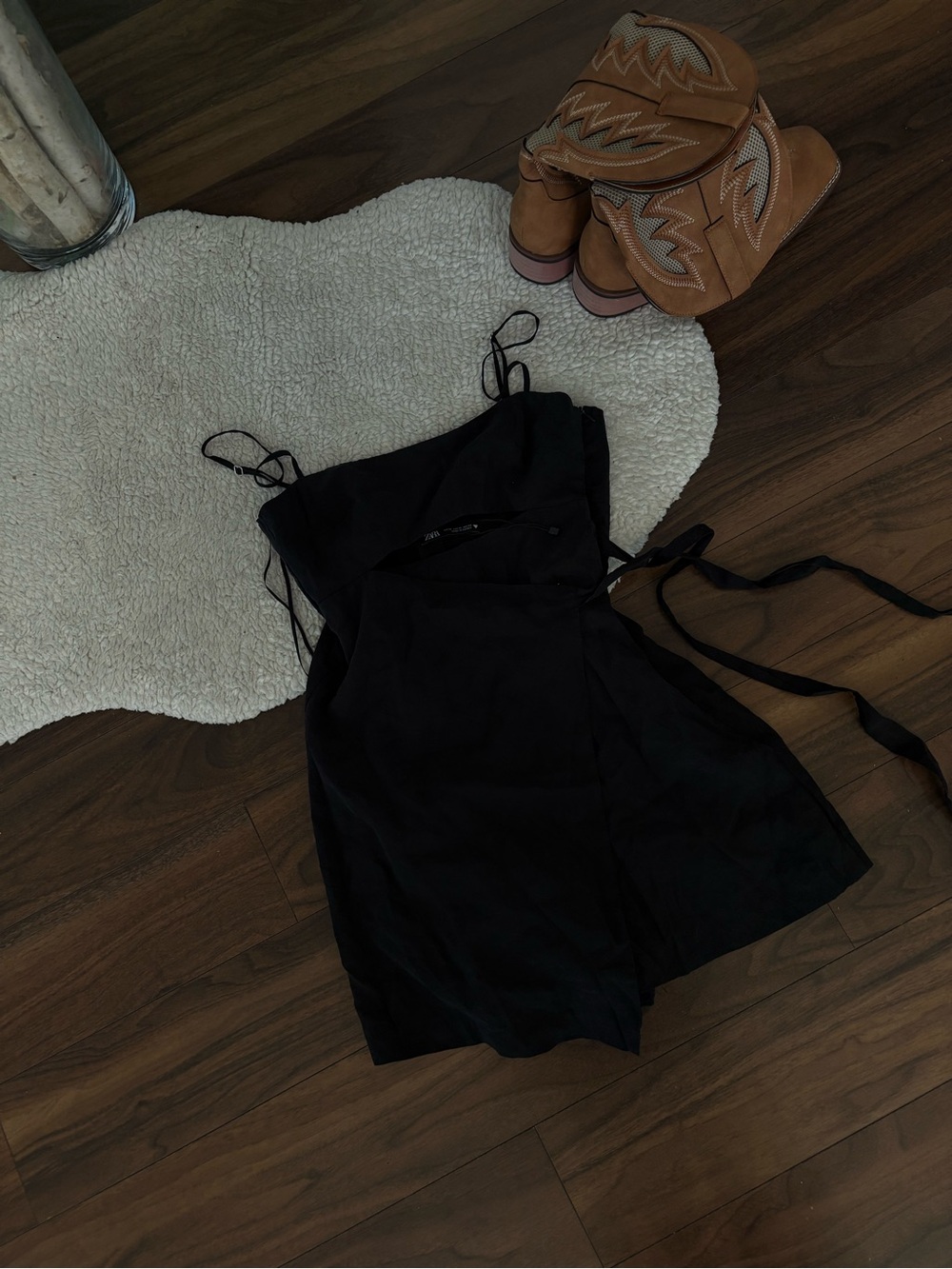 🖤DYNAMITE BLACK ROMPER
